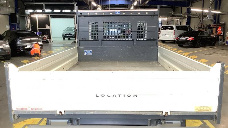 Vente en ligne Renault Master Benne MASTER TRACTION 3T5 L2 2.3DCI 135 au prix de 25 990 €