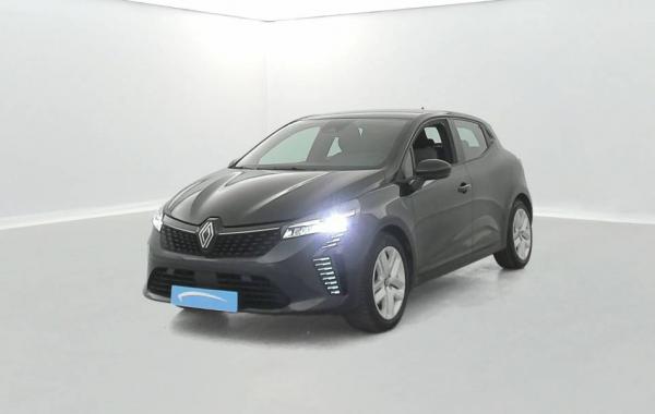 Renault Clio 5 Clio E-Tech full hybrid 145 occasion de 2023 en vente à Coutances