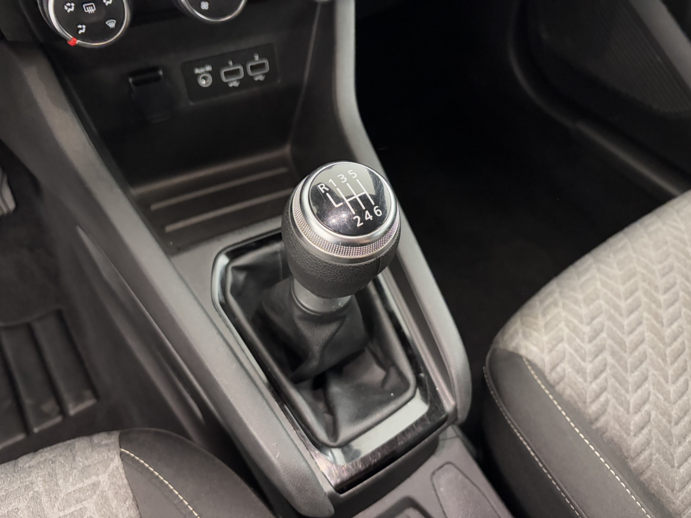 Vente en ligne Renault Clio 5 Clio TCe 90 - 21N au prix de 14 290 €