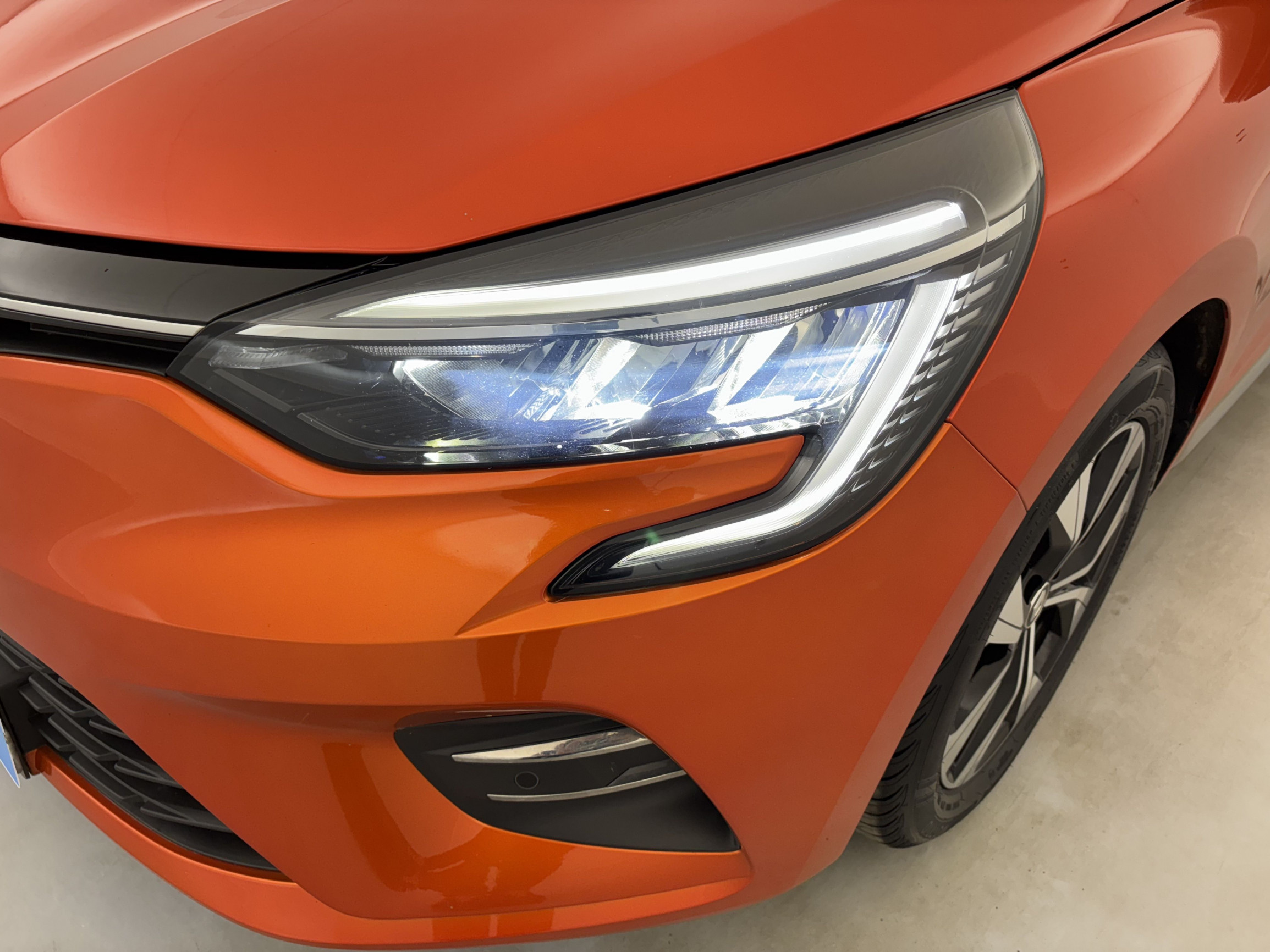 Vente en ligne Renault Clio 5 Clio TCe 90 - 21N au prix de 14 290 €