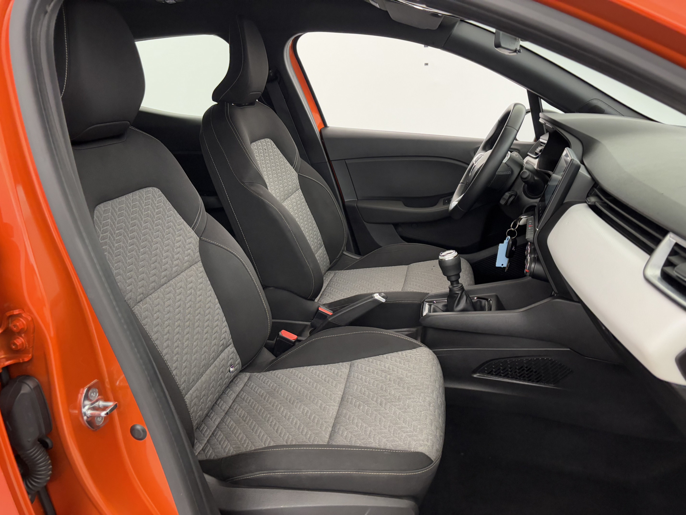 Vente en ligne Renault Clio 5 Clio TCe 90 - 21N au prix de 14 290 €