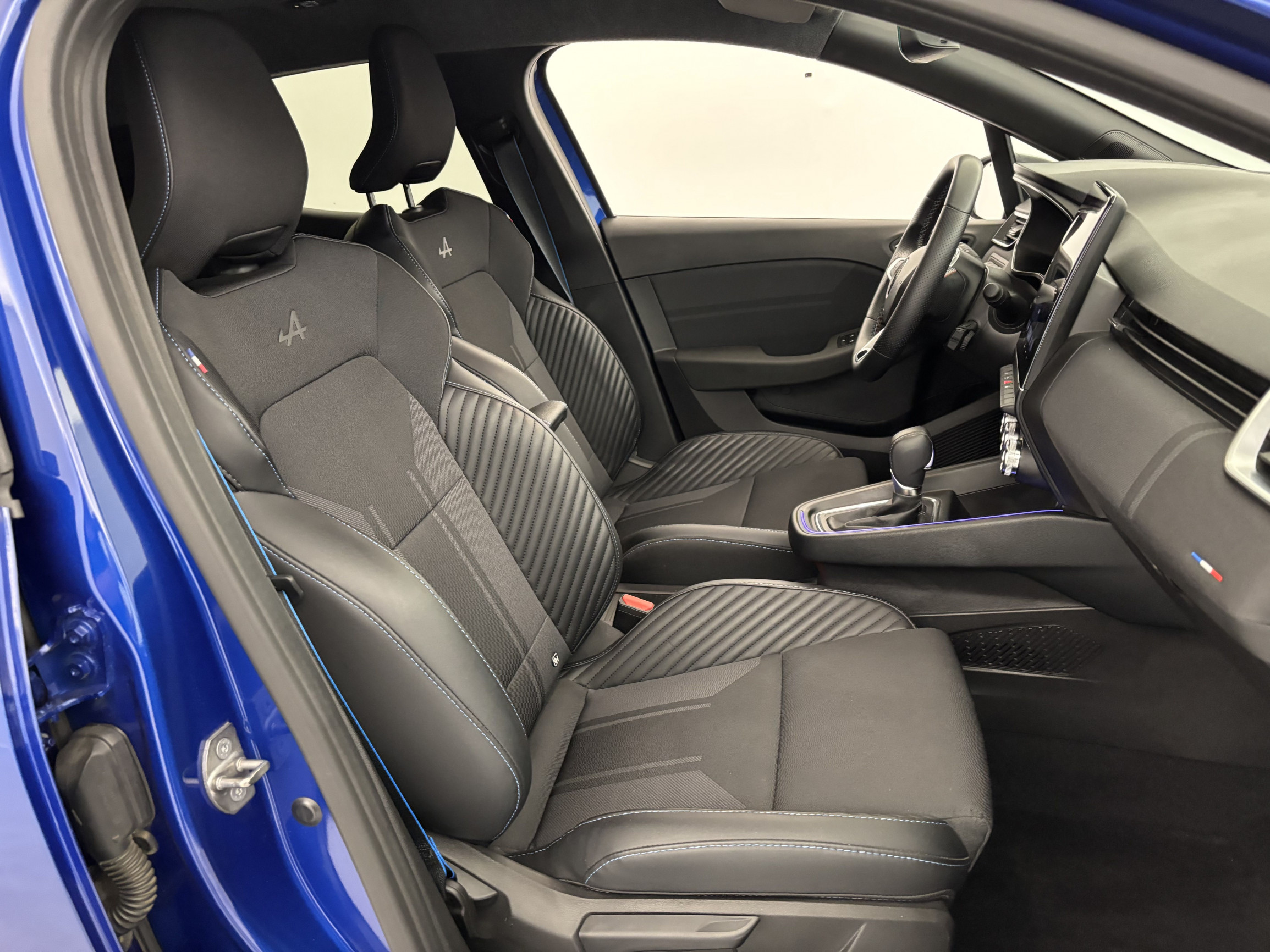 Vente en ligne Renault Clio 5 Clio E-Tech full hybrid 145 au prix de 23 990 €