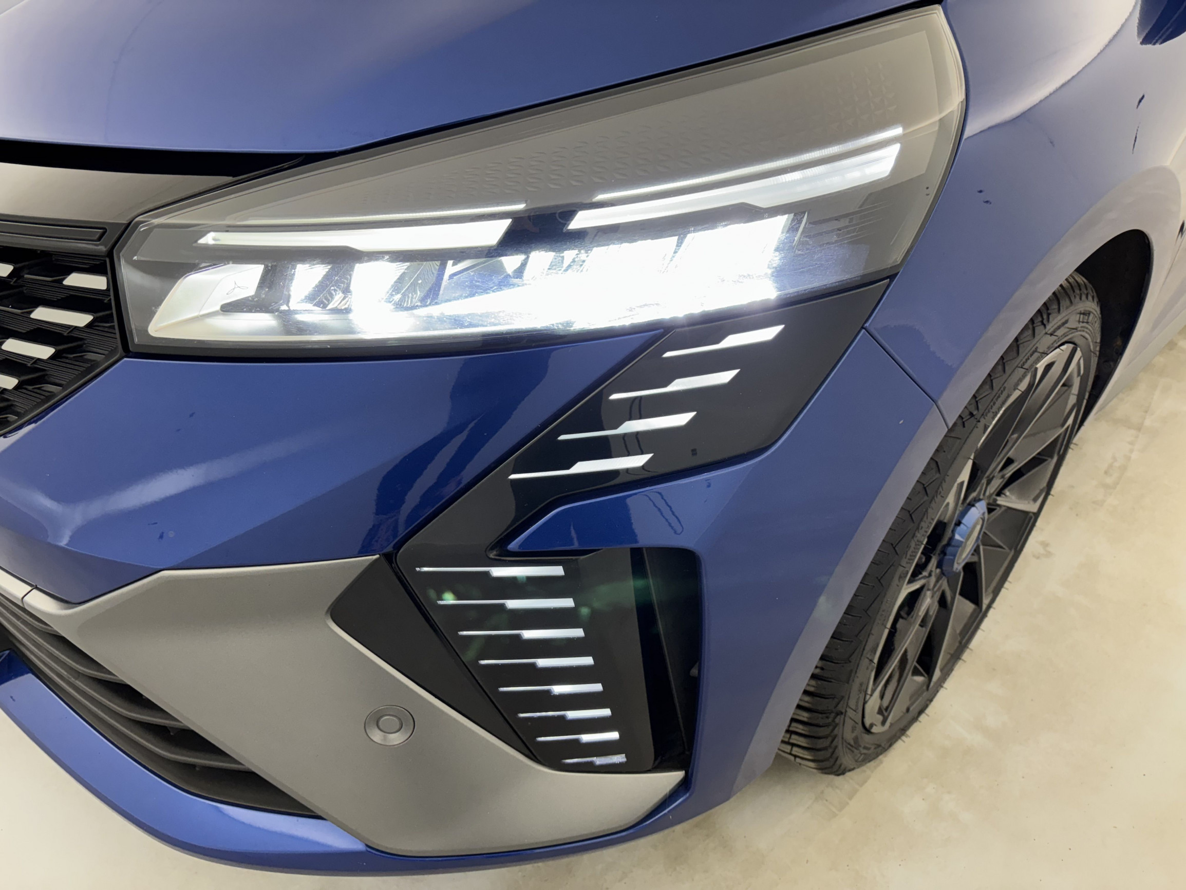 Vente en ligne Renault Clio 5 Clio E-Tech full hybrid 145 au prix de 23 990 €