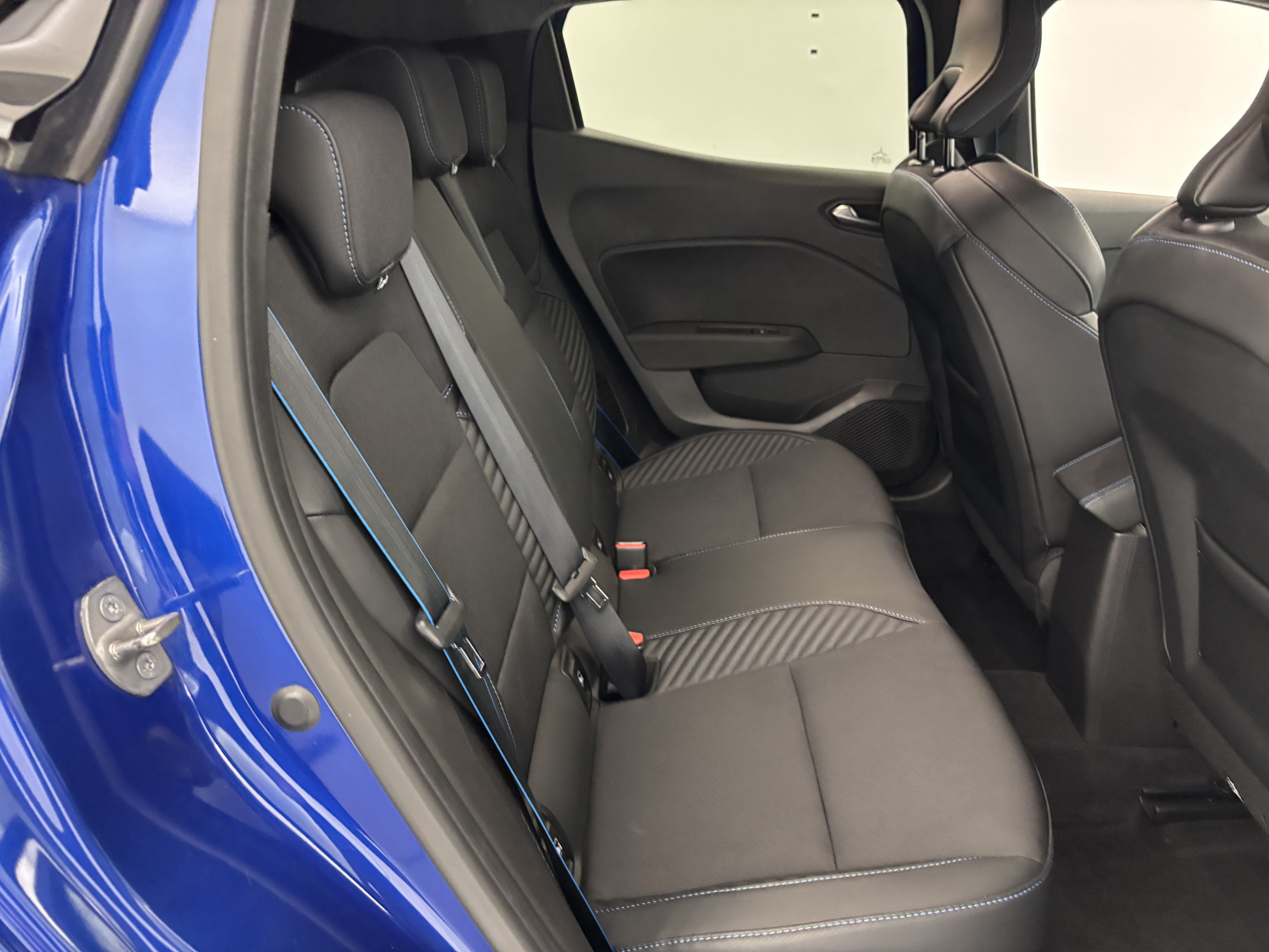 Vente en ligne Renault Clio 5 Clio E-Tech full hybrid 145 au prix de 23 990 €