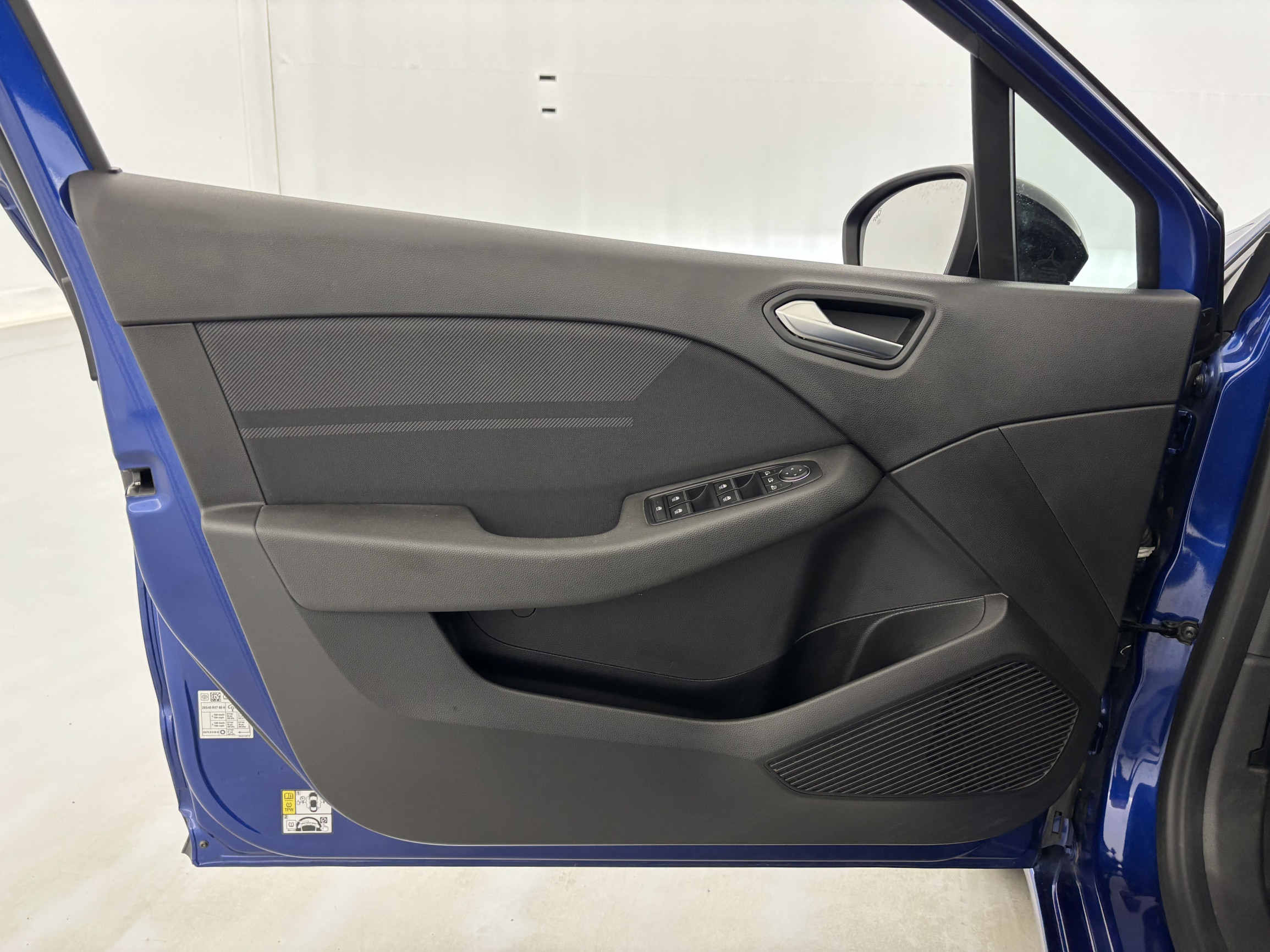 Vente en ligne Renault Clio 5 Clio E-Tech full hybrid 145 au prix de 23 990 €