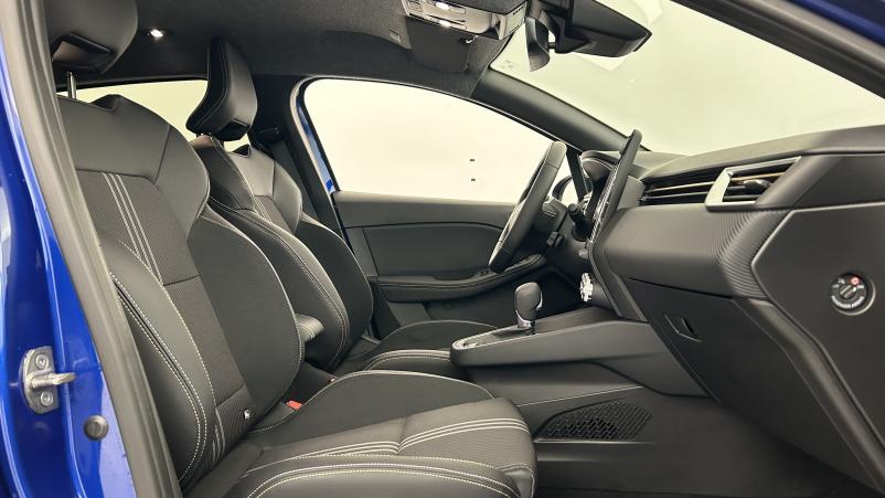 Vente en ligne Renault Clio 5 Clio E-Tech full hybrid 145 au prix de 20 990 €