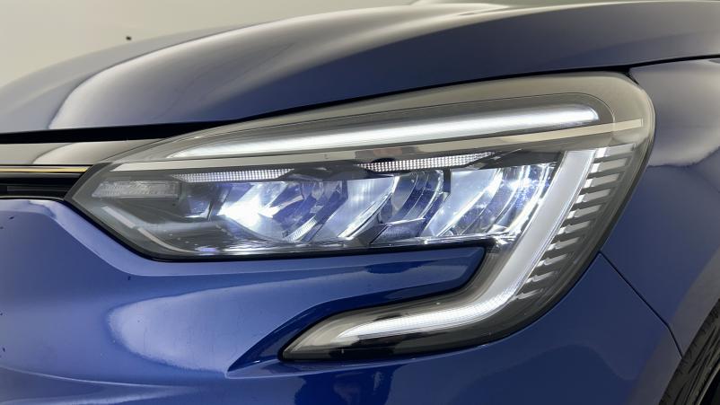 Vente en ligne Renault Clio 5 Clio E-Tech full hybrid 145 au prix de 20 990 €