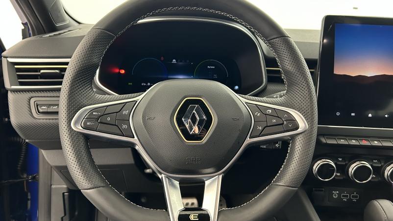 Vente en ligne Renault Clio 5 Clio E-Tech full hybrid 145 au prix de 20 990 €