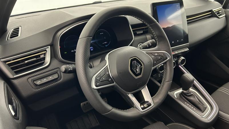 Vente en ligne Renault Clio 5 Clio E-Tech full hybrid 145 au prix de 20 990 €