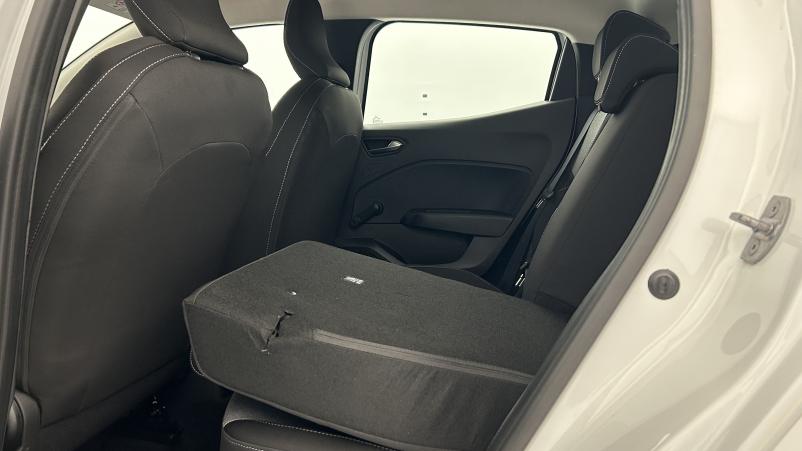 Vente en ligne Renault Clio 5 Clio Blue dCi 100 ch GSR2 au prix de 16 990 €