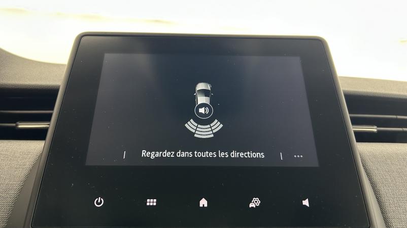 Vente en ligne Renault Clio 5 Clio Blue dCi 100 ch GSR2 au prix de 16 990 €