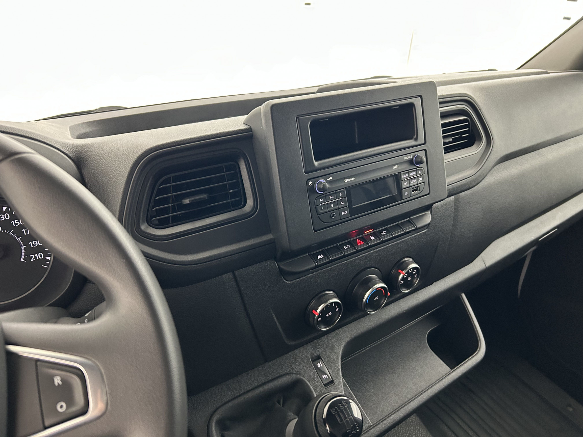 Vente en ligne Renault Master Fourgon MASTER FGN TRAC F3500 L2H2 BLUE DCI 135 au prix de 25 990 €