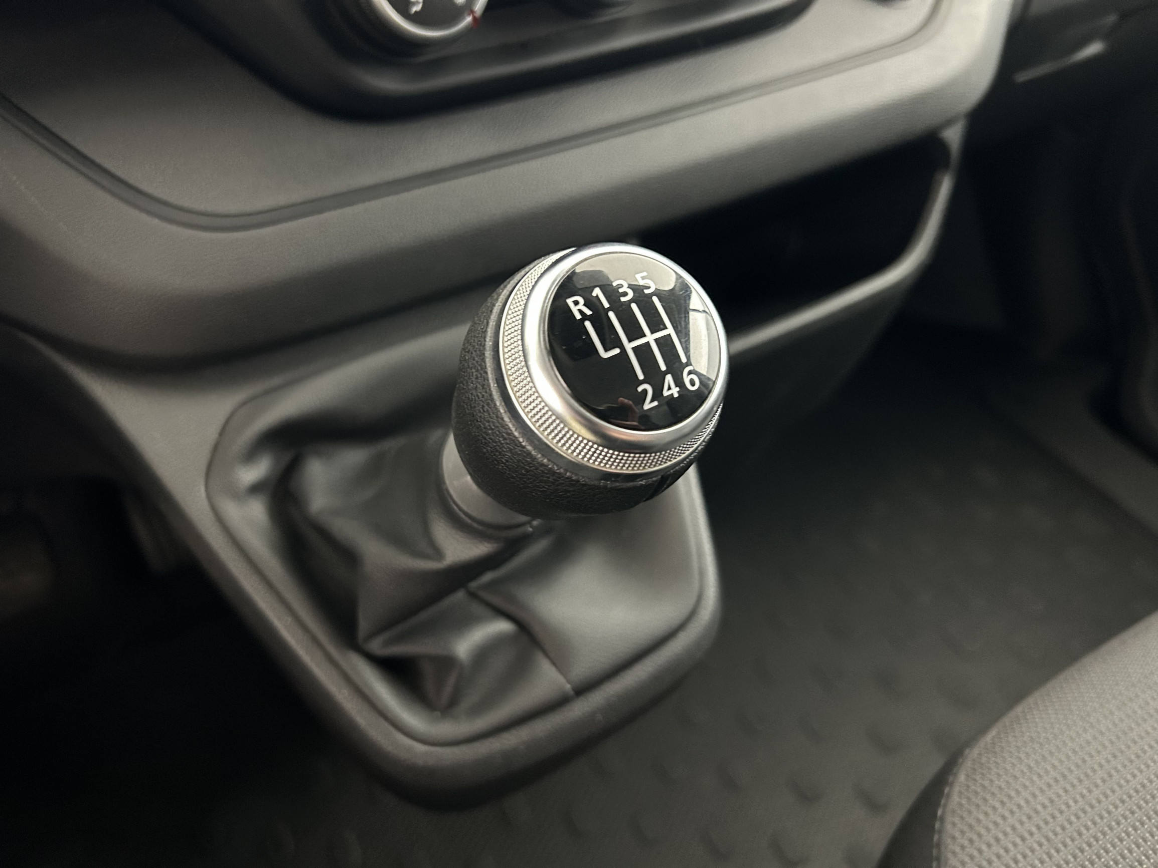 Vente en ligne Renault Trafic 3 Fourgon TRAFIC FGN L1H1 3000 KG BLUE DCI 130 au prix de 23 590 €