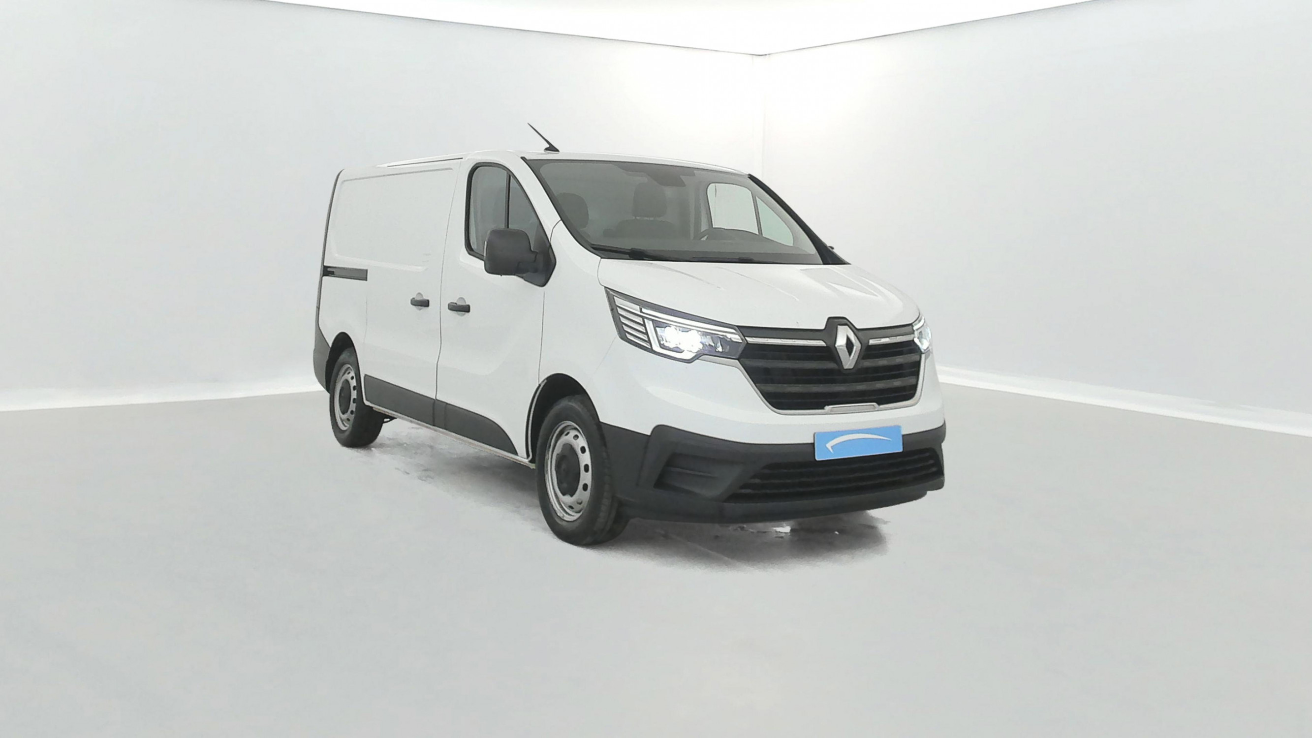 Vente en ligne Renault Trafic 3 Fourgon TRAFIC FGN L1H1 3000 KG BLUE DCI 130 au prix de 23 590 €