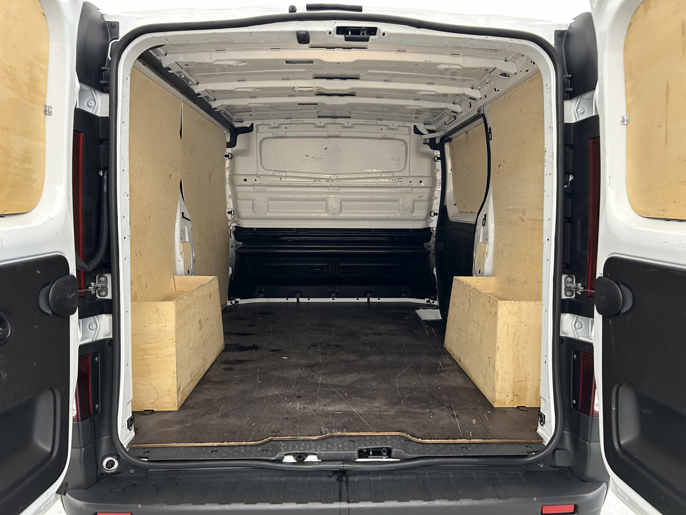 Vente en ligne Renault Trafic 3 Fourgon TRAFIC FGN L1H1 3000 KG BLUE DCI 130 au prix de 23 590 €