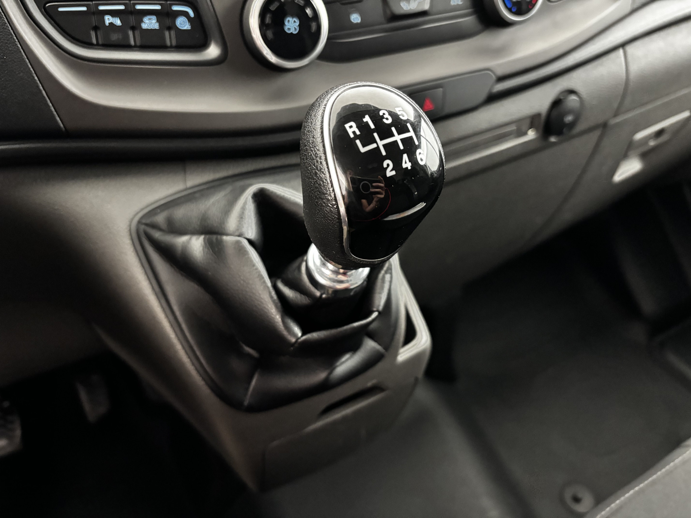 Vente en ligne Ford Transit Custom  300 L2H1 2.0 ECOBLUE 130 MHEV au prix de 22 990 €