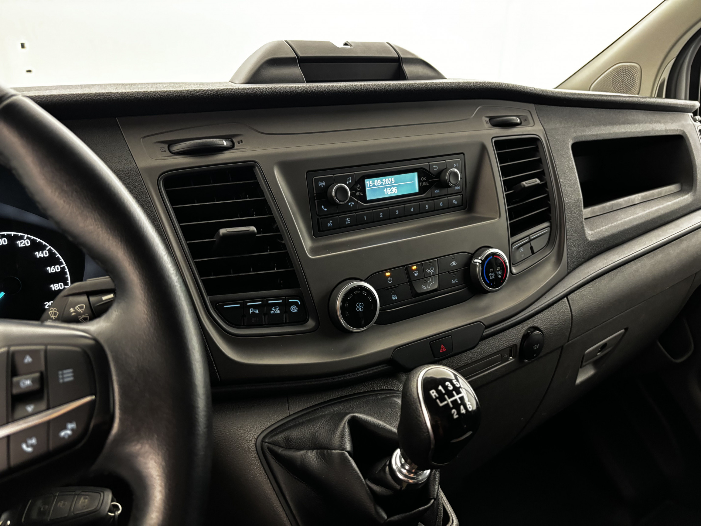 Vente en ligne Ford Transit Custom  300 L2H1 2.0 ECOBLUE 130 MHEV au prix de 22 990 €