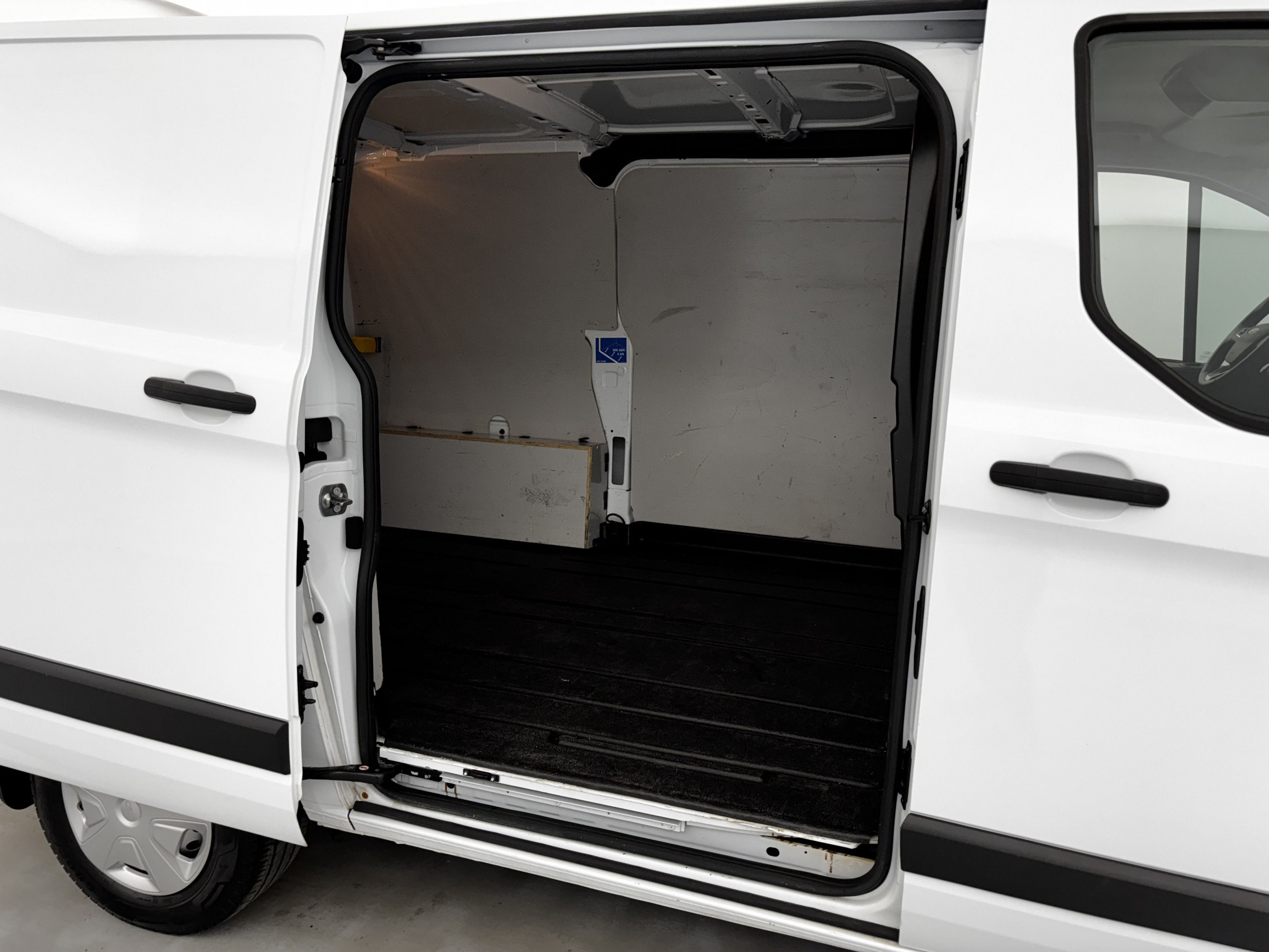 Vente en ligne Ford Transit Custom  300 L2H1 2.0 ECOBLUE 130 MHEV au prix de 22 990 €