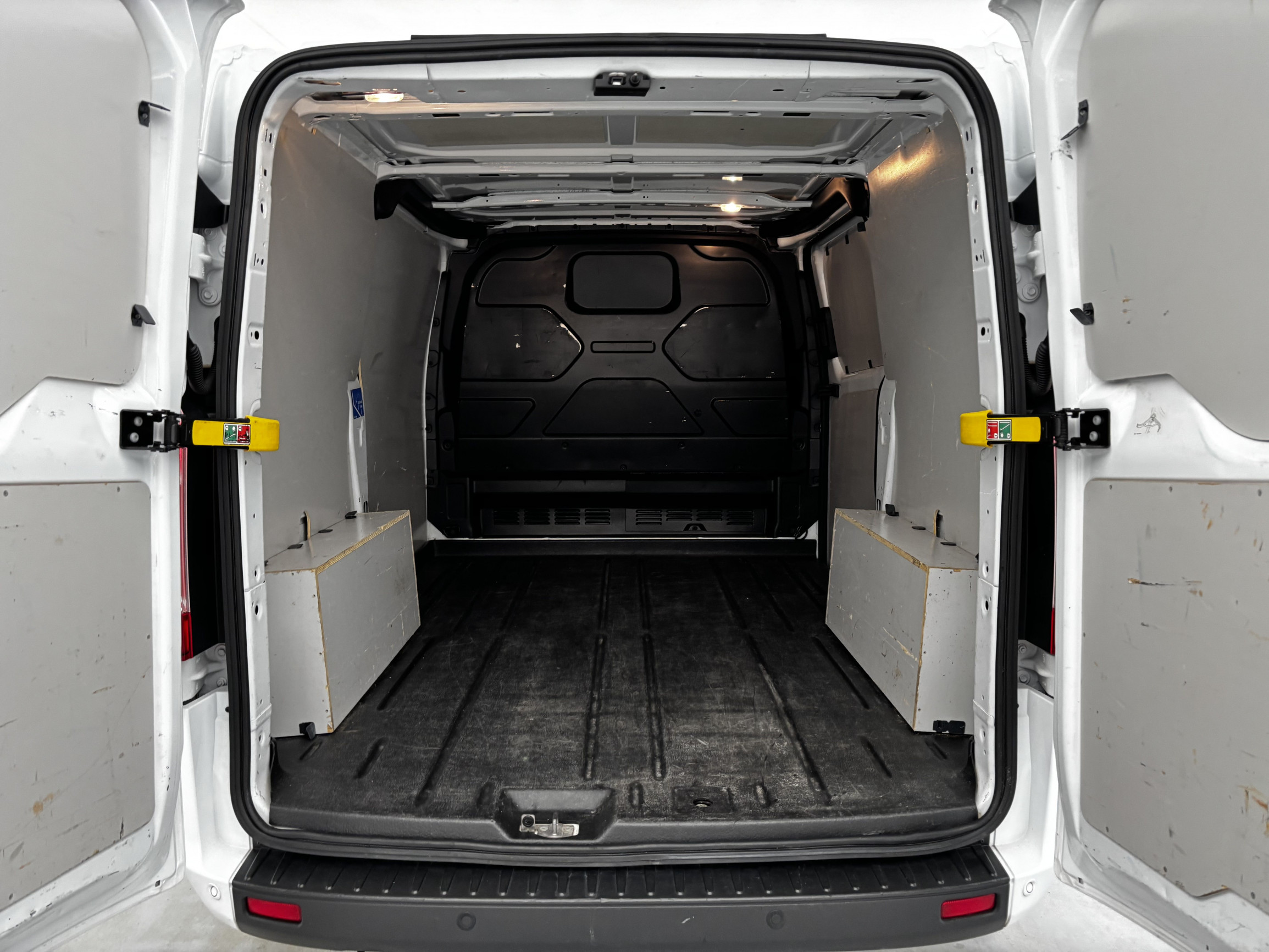 Vente en ligne Ford Transit Custom  300 L2H1 2.0 ECOBLUE 130 MHEV au prix de 22 990 €