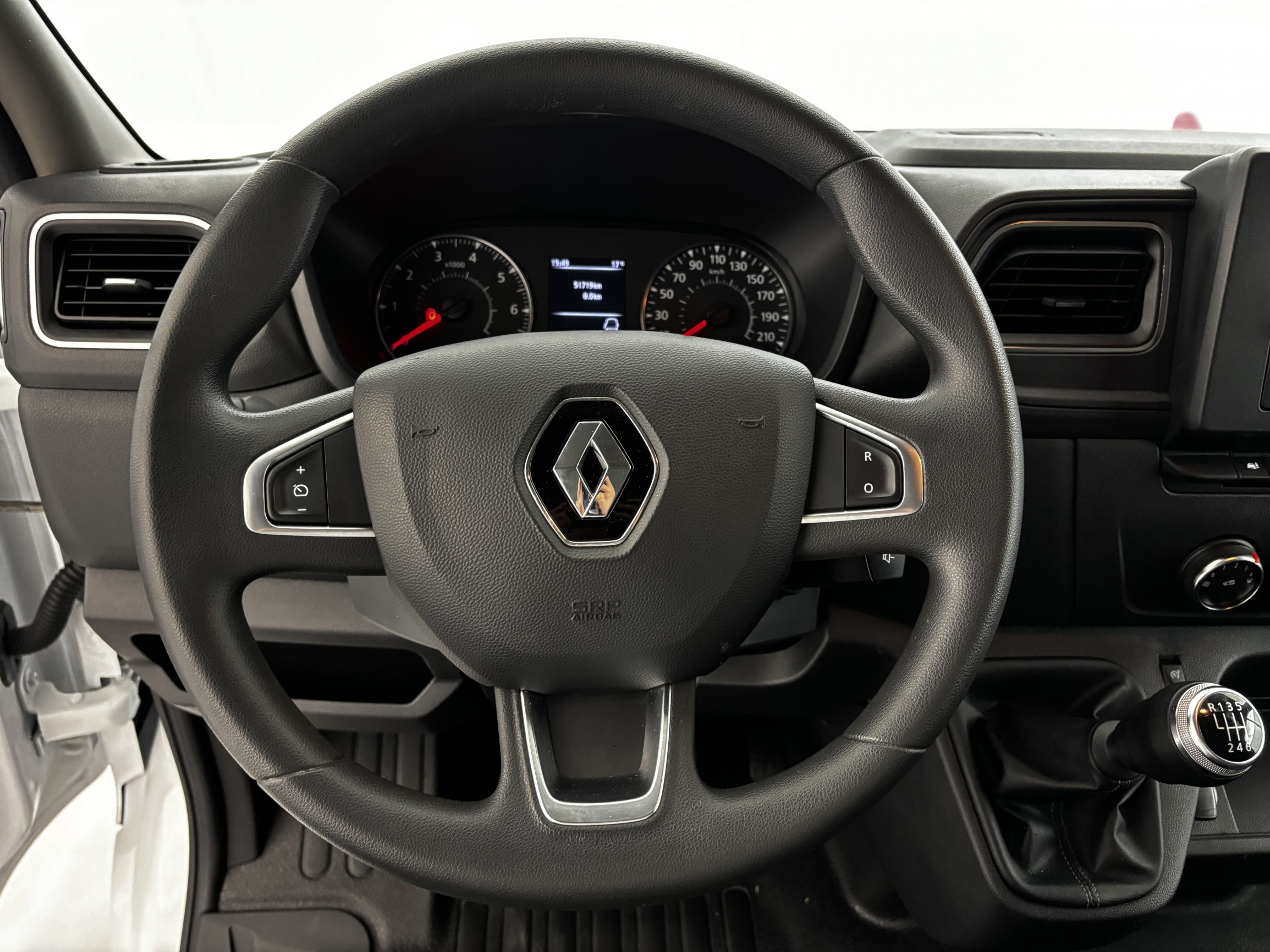 Vente en ligne Renault Master Fourgon MASTER FGN TRAC F3500 L2H2 DCI 135 au prix de 23 990 €