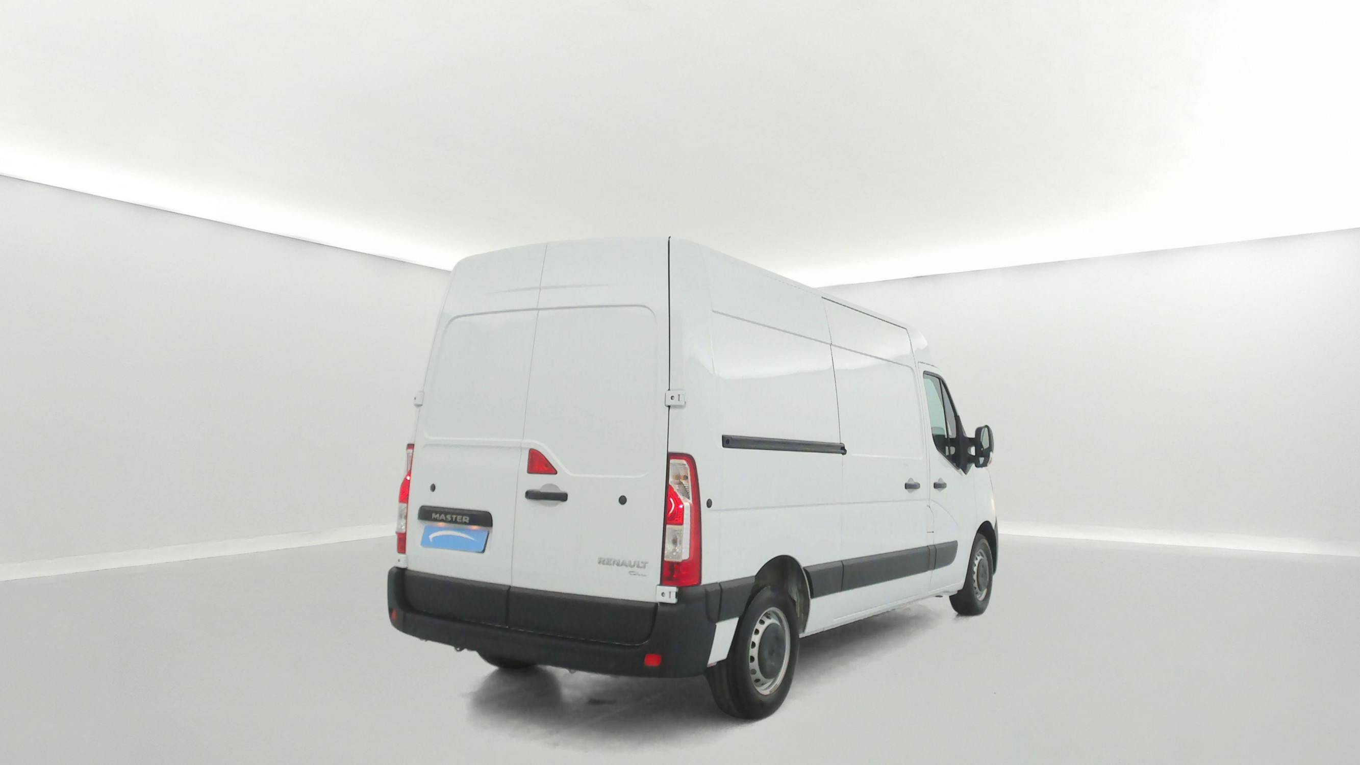 Vente en ligne Renault Master Fourgon MASTER FGN TRAC F3500 L2H2 BLUE DCI 135 au prix de 25 990 €