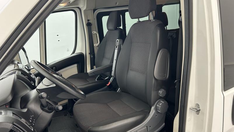 Vente en ligne Citroën Jumper Combi Jumper 30 L1H1 BlueHDI 130 S&S BVM6 au prix de 23 990 €