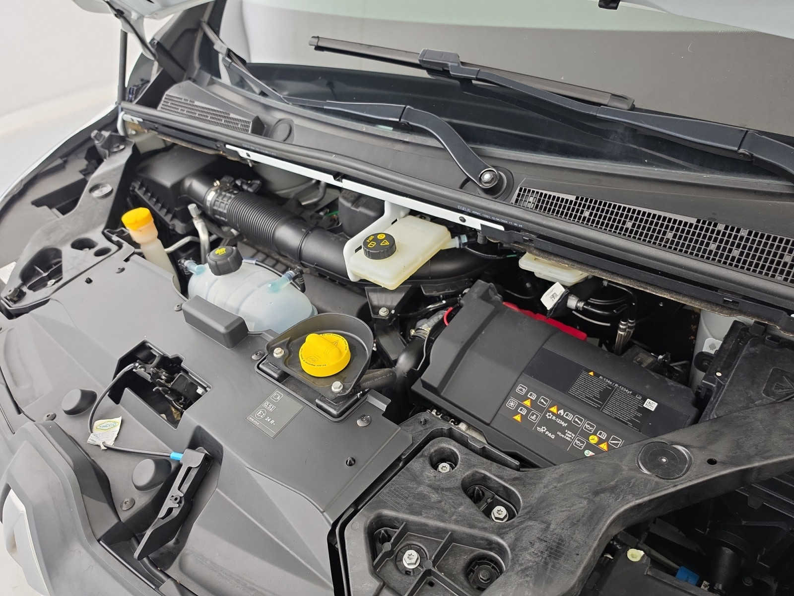 Vente en ligne Renault Trafic 3 Fourgon TRAFIC FG BLUE DCI 130 L1H1 3T GSR2 au prix de 22 990 €
