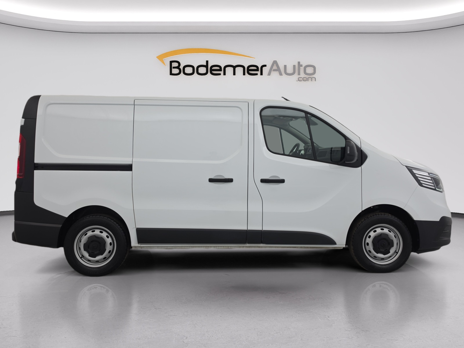 Vente en ligne Renault Trafic 3 Fourgon TRAFIC FG BLUE DCI 130 L1H1 3T GSR2 au prix de 22 990 €