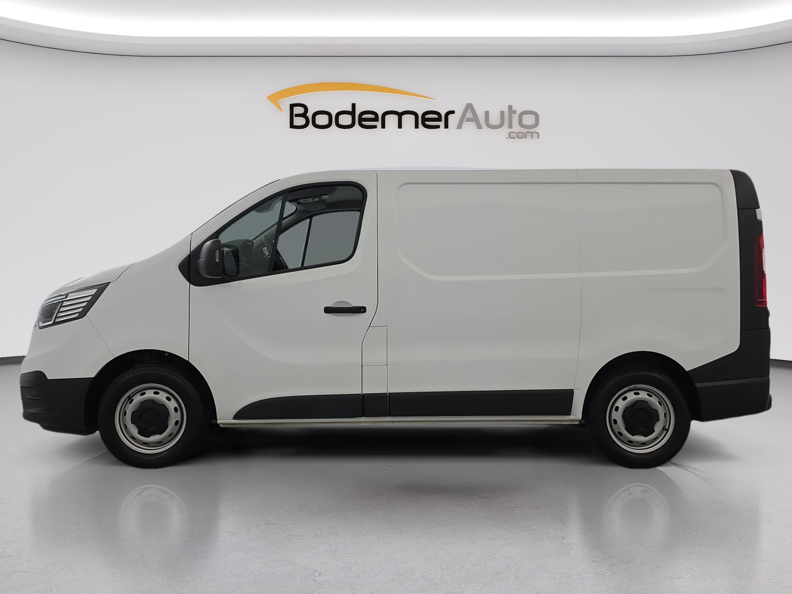 Vente en ligne Renault Trafic 3 Fourgon TRAFIC FG BLUE DCI 130 L1H1 3T GSR2 au prix de 22 990 €