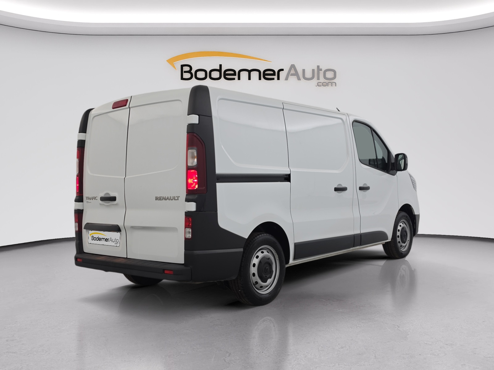 Vente en ligne Renault Trafic 3 Fourgon TRAFIC FG BLUE DCI 130 L1H1 3T GSR2 au prix de 22 990 €