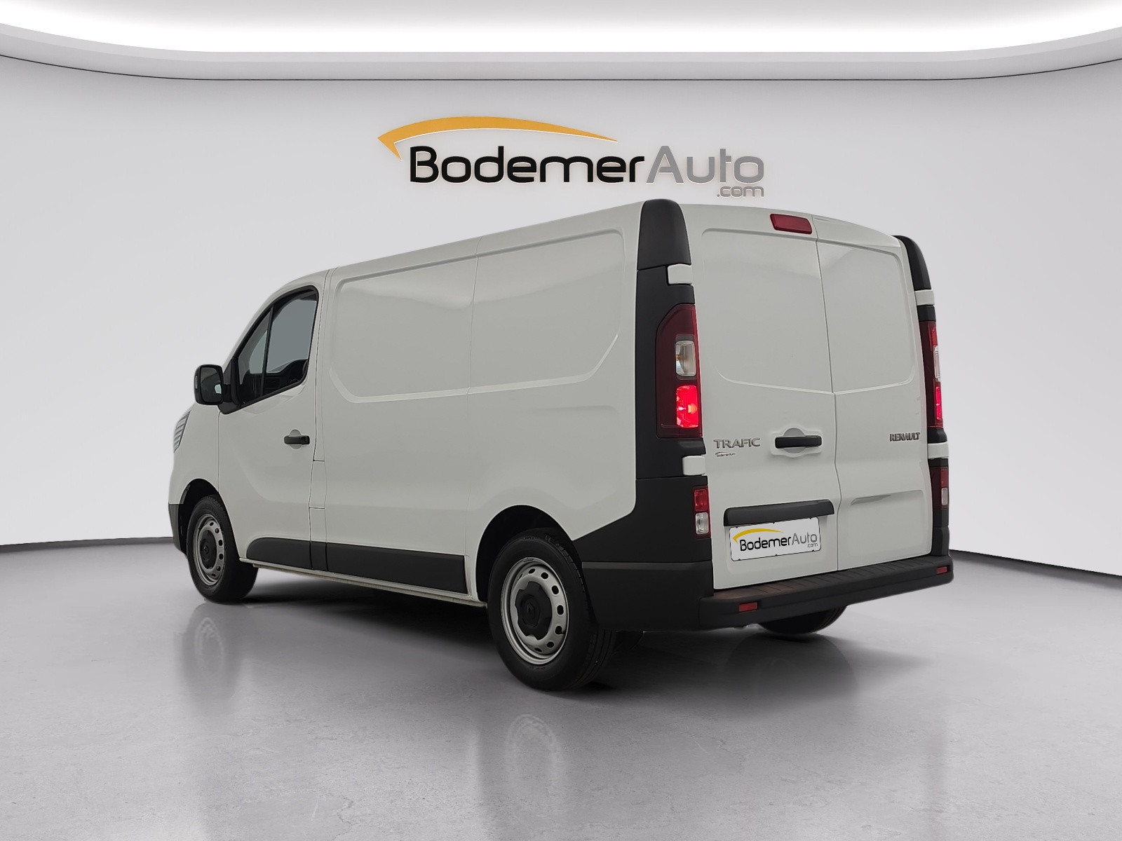 Vente en ligne Renault Trafic 3 Fourgon TRAFIC FG BLUE DCI 130 L1H1 3T GSR2 au prix de 22 990 €