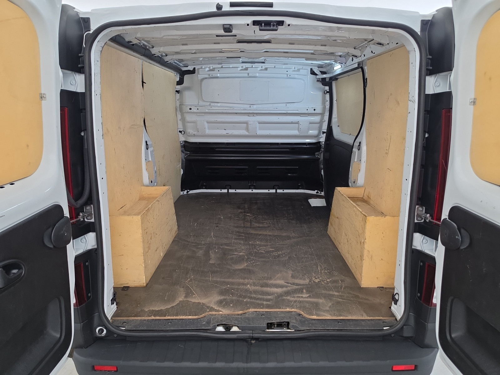 Vente en ligne Renault Trafic 3 Fourgon TRAFIC FG BLUE DCI 130 L1H1 3T GSR2 au prix de 22 990 €