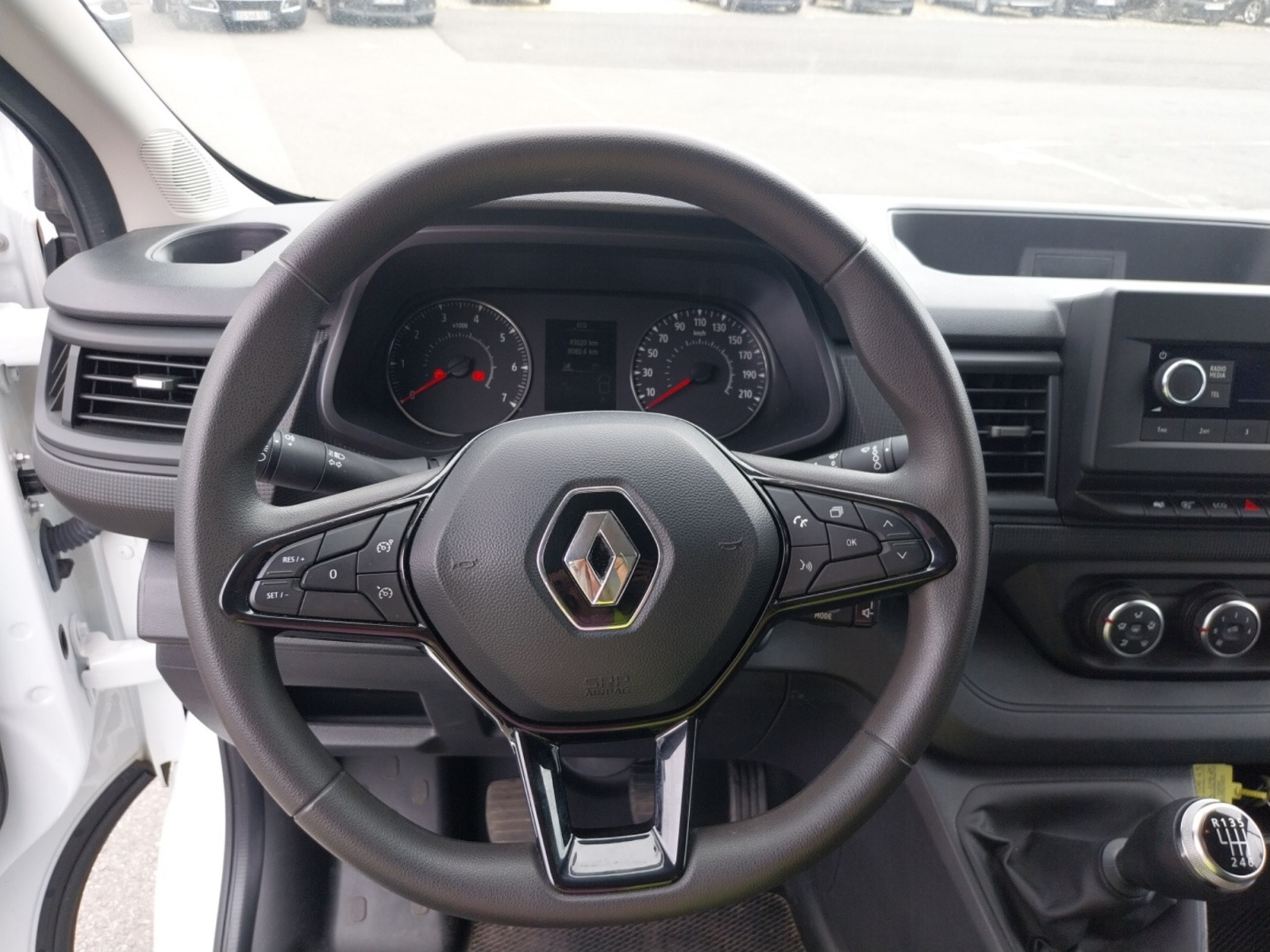 Vente en ligne Renault Trafic 3 Fourgon TRAFIC FG BLUE DCI 130 L1H1 3T GSR2 au prix de 22 990 €