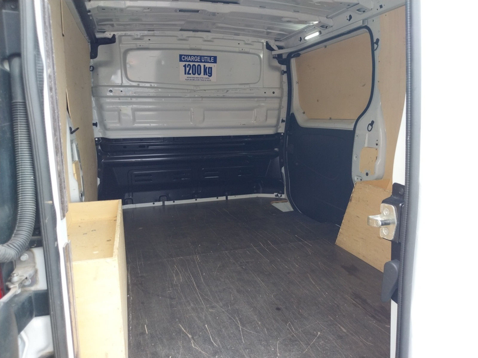 Vente en ligne Renault Trafic 3 Fourgon TRAFIC FG BLUE DCI 130 L1H1 3T GSR2 au prix de 22 990 €
