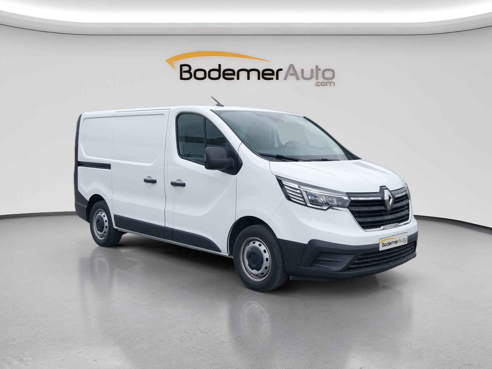 Vente en ligne Renault Trafic 3 Fourgon TRAFIC FG BLUE DCI 130 L1H1 3T GSR2 au prix de 22 990 €