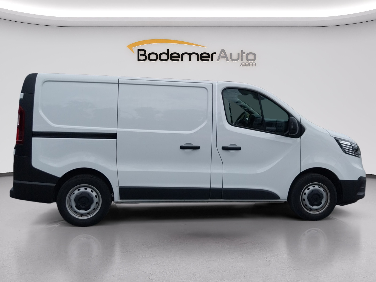 Vente en ligne Renault Trafic 3 Fourgon TRAFIC FG BLUE DCI 130 L1H1 3T GSR2 au prix de 22 990 €