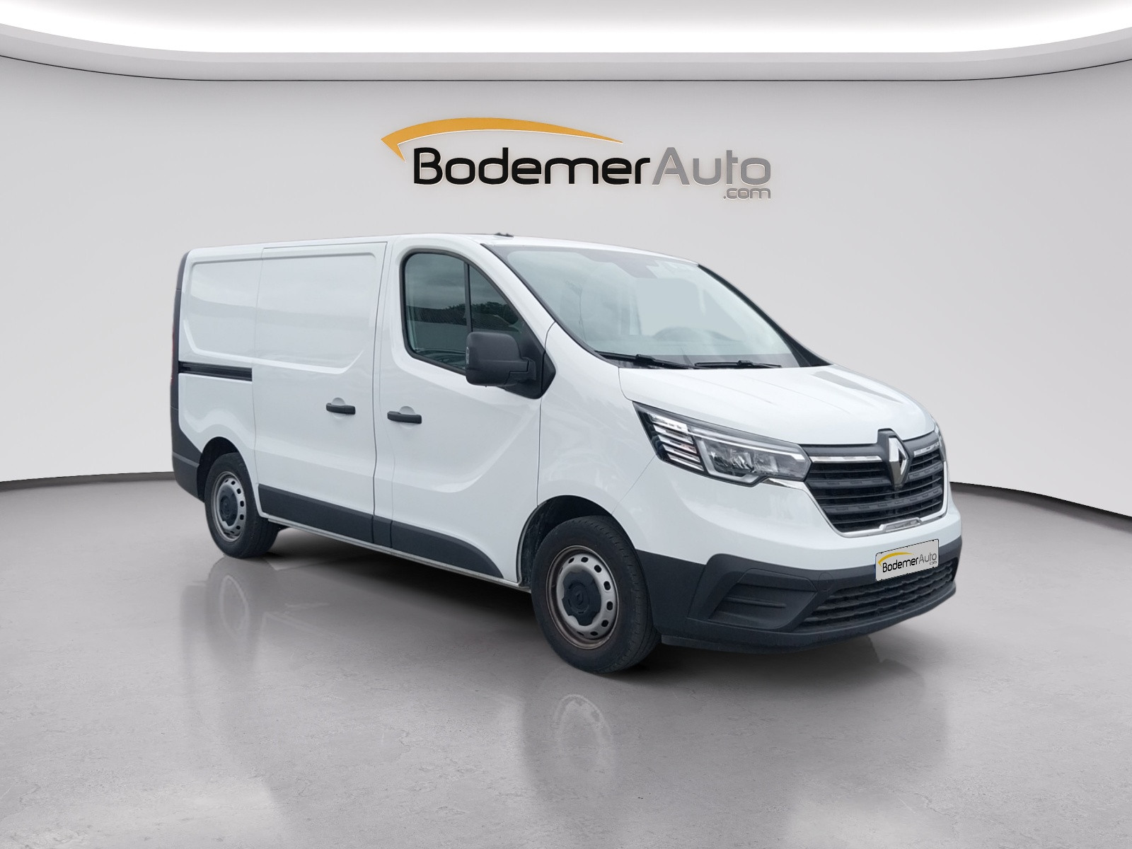 Vente en ligne Renault Trafic 3 Fourgon TRAFIC FG BLUE DCI 130 L1H1 3T GSR2 au prix de 22 990 €