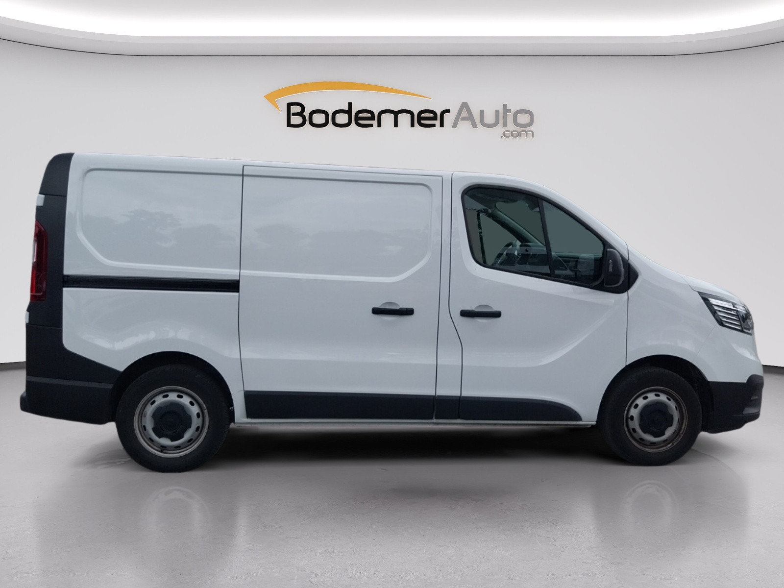 Vente en ligne Renault Trafic 3 Fourgon TRAFIC FG BLUE DCI 130 L1H1 3T GSR2 au prix de 22 990 €