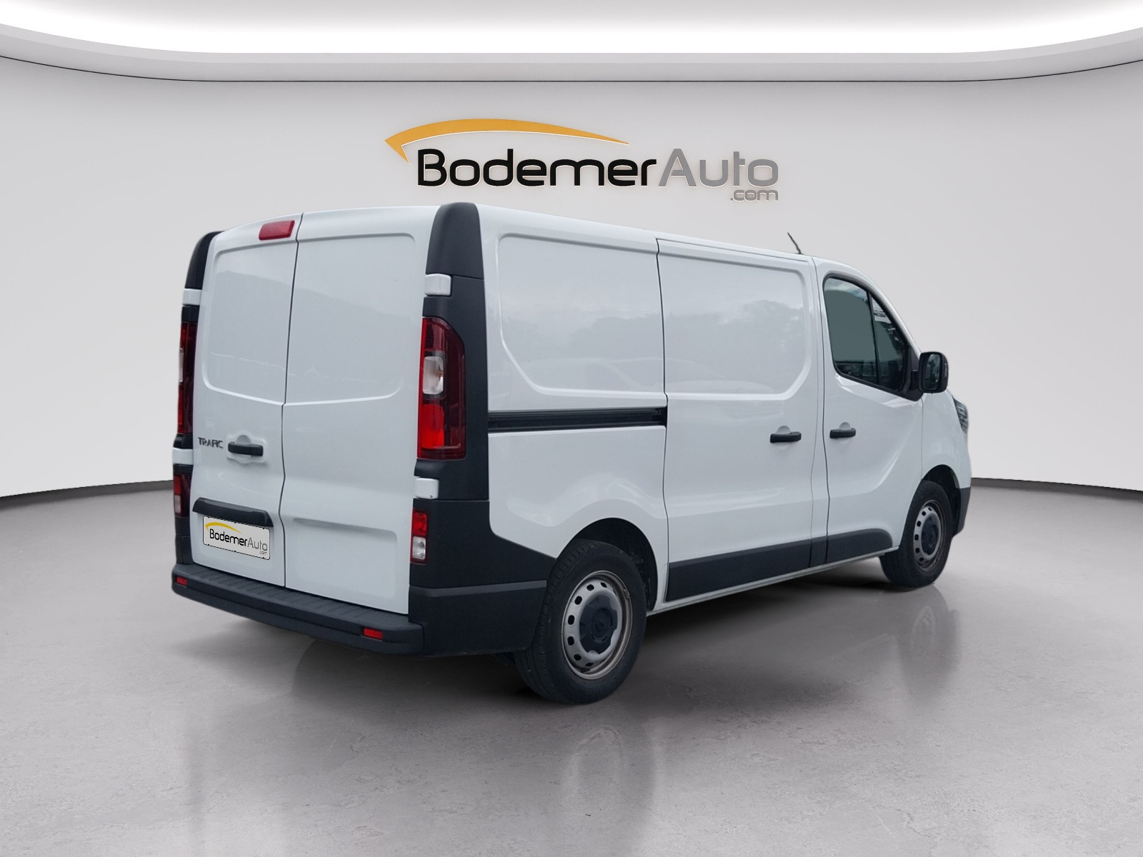 Vente en ligne Renault Trafic 3 Fourgon TRAFIC FG BLUE DCI 130 L1H1 3T GSR2 au prix de 22 990 €