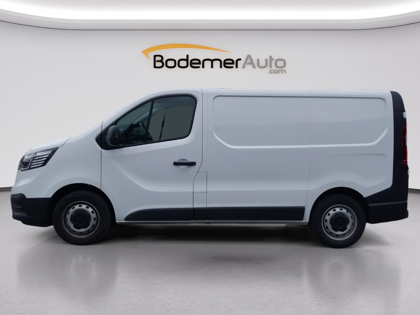 Vente en ligne Renault Trafic 3 Fourgon TRAFIC FG BLUE DCI 130 L1H1 3T GSR2 au prix de 22 990 €