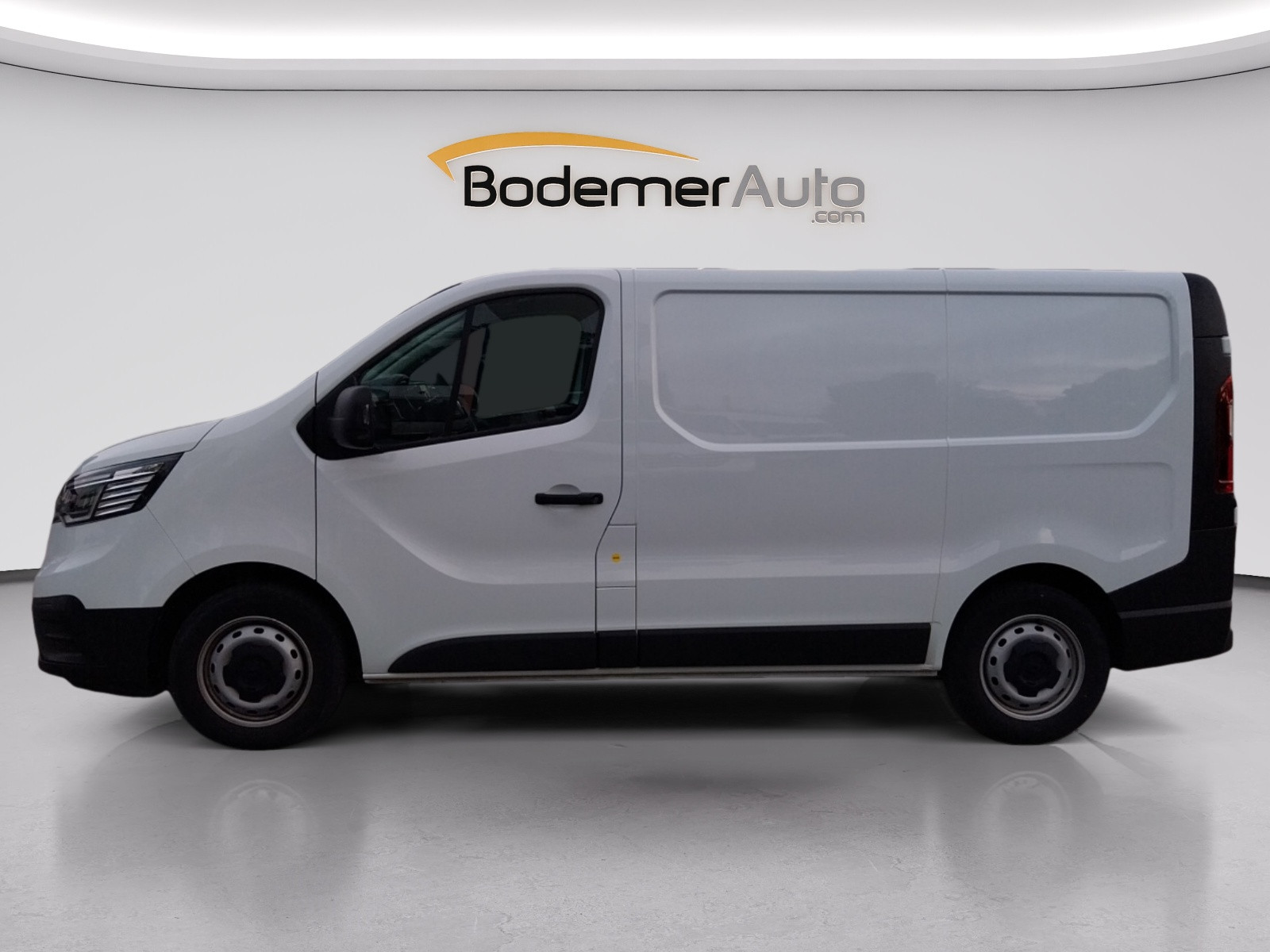 Vente en ligne Renault Trafic 3 Fourgon TRAFIC FG BLUE DCI 130 L1H1 3T GSR2 au prix de 22 990 €