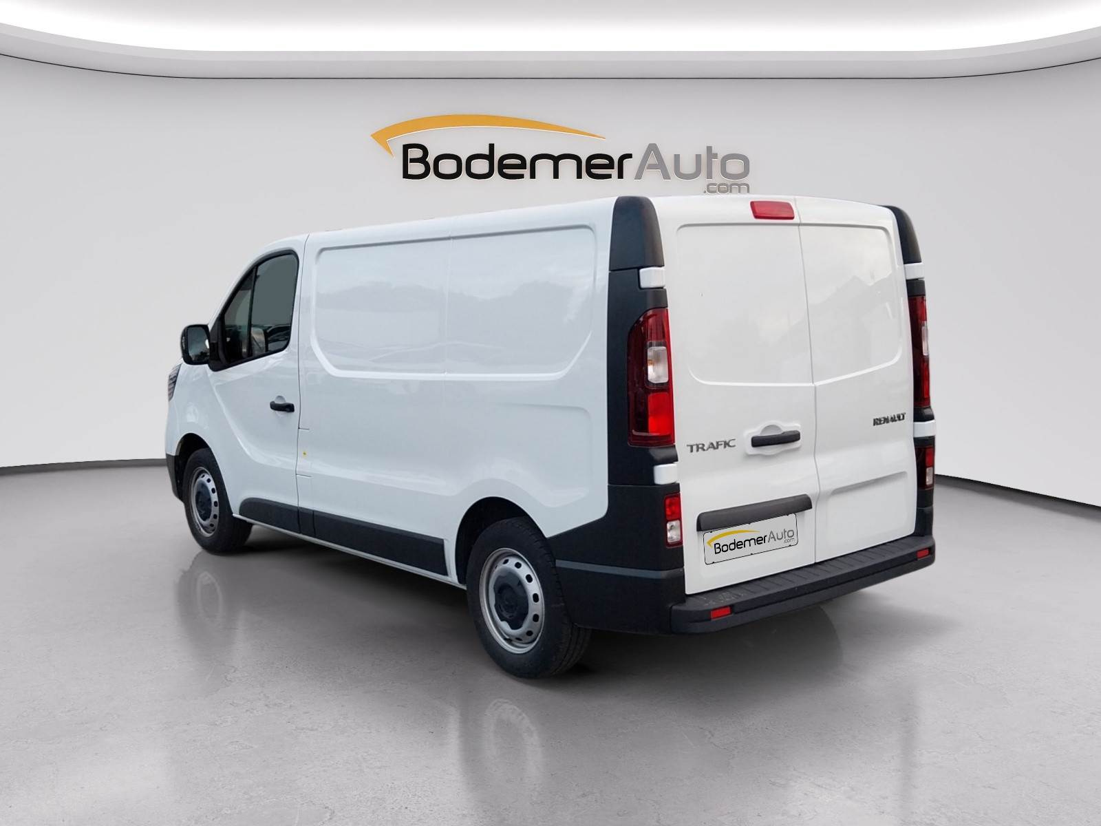 Vente en ligne Renault Trafic 3 Fourgon TRAFIC FG BLUE DCI 130 L1H1 3T GSR2 au prix de 22 990 €