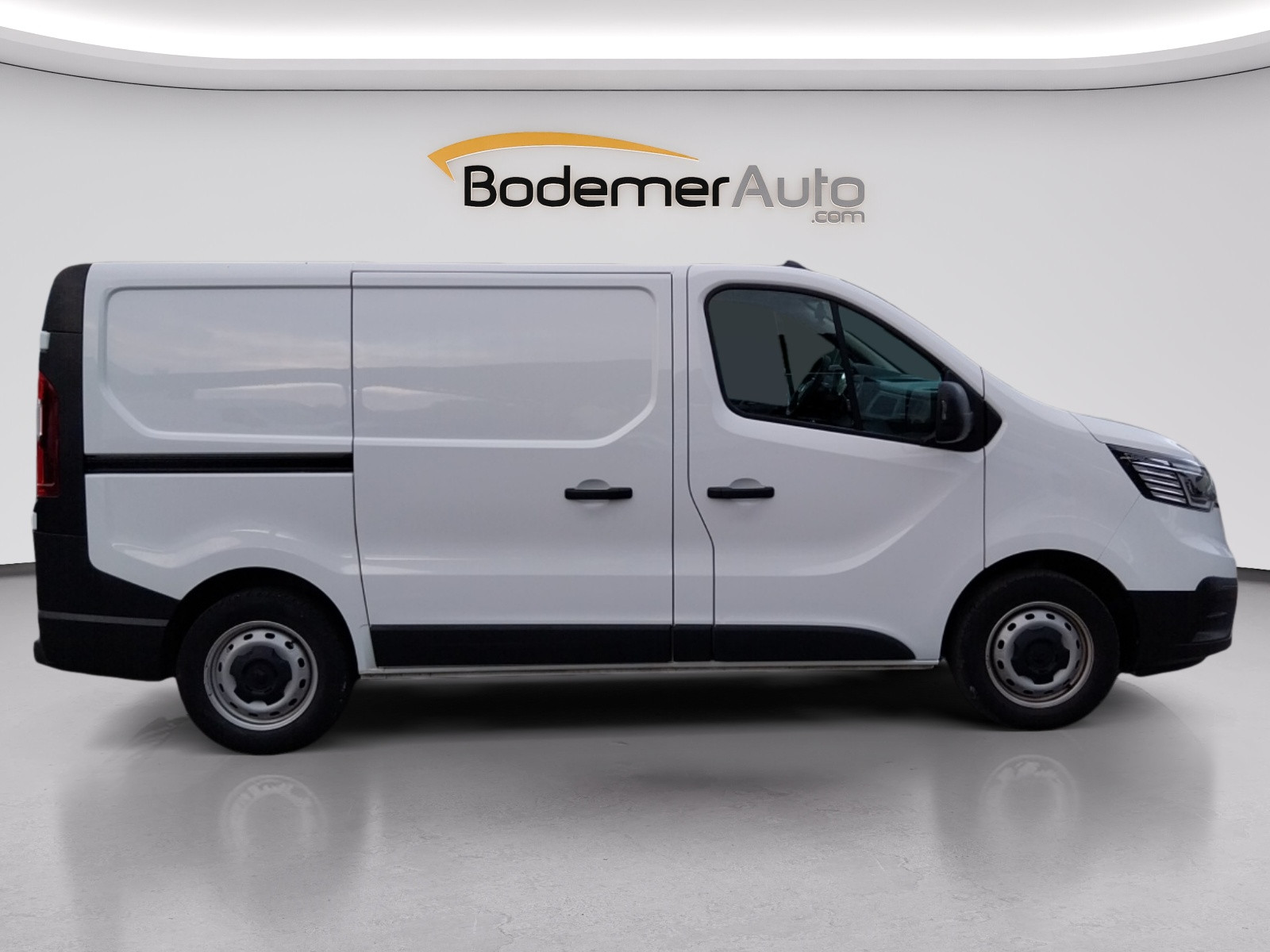 Vente en ligne Renault Trafic 3 Fourgon TRAFIC FG BLUE DCI 130 L1H1 3T GSR2 au prix de 22 990 €