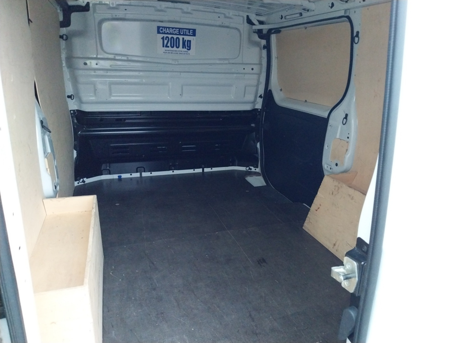 Vente en ligne Renault Trafic 3 Fourgon TRAFIC FG BLUE DCI 130 L1H1 3T GSR2 au prix de 22 990 €