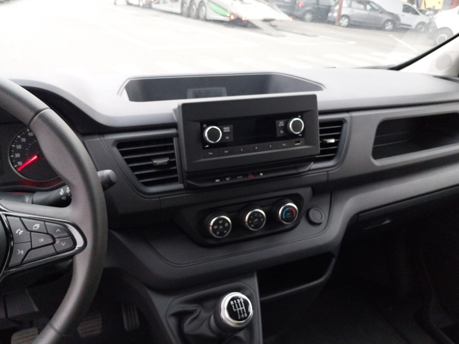 Vente en ligne Renault Trafic 3 Fourgon TRAFIC FG BLUE DCI 130 L1H1 3T GSR2 au prix de 22 990 €
