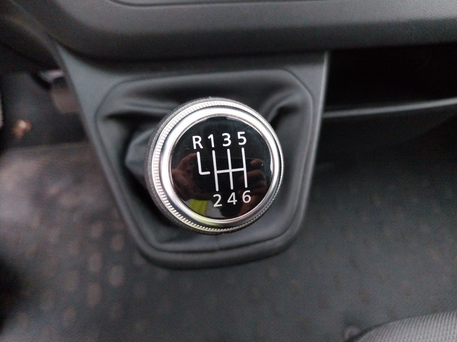 Vente en ligne Renault Trafic 3 Fourgon TRAFIC FG BLUE DCI 130 L1H1 3T GSR2 au prix de 22 990 €