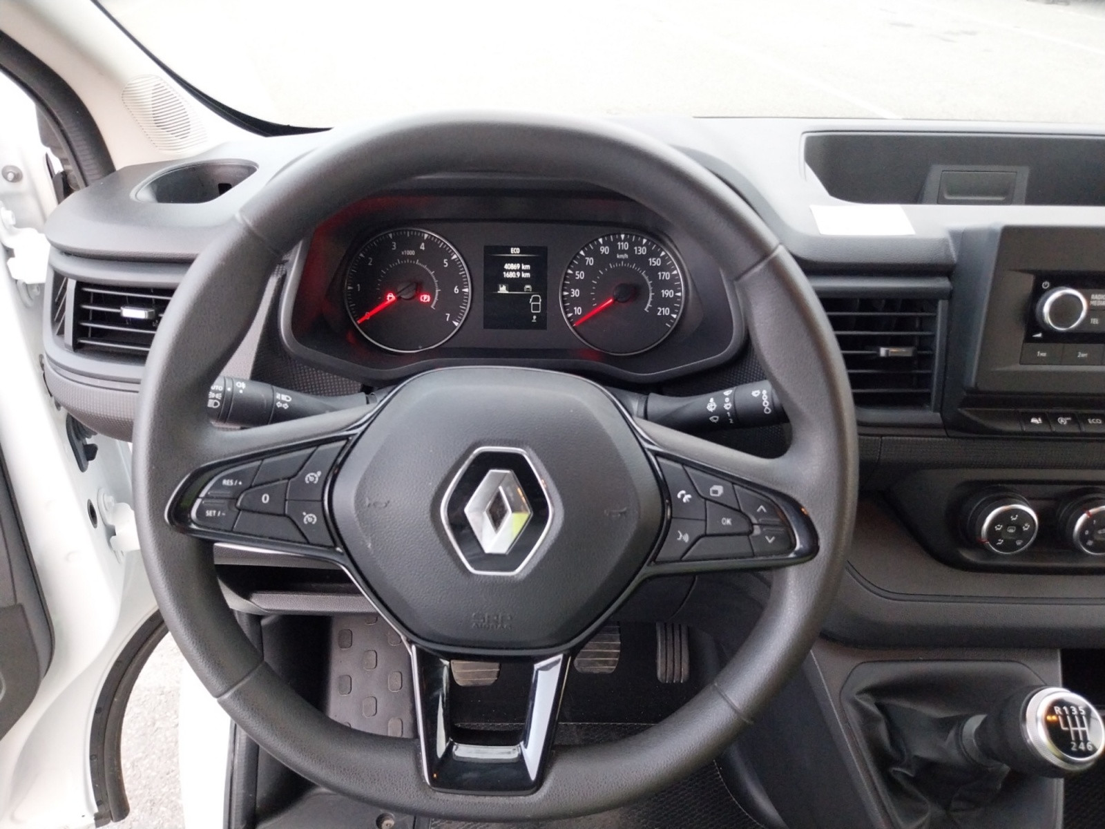 Vente en ligne Renault Trafic 3 Fourgon TRAFIC FG BLUE DCI 130 L1H1 3T GSR2 au prix de 22 990 €