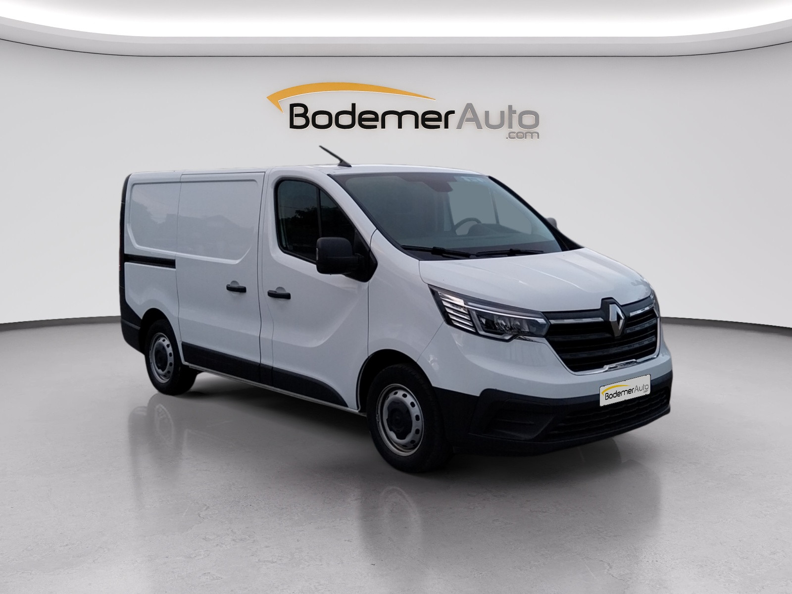Vente en ligne Renault Trafic 3 Fourgon TRAFIC FG BLUE DCI 130 L1H1 3T GSR2 au prix de 22 990 €