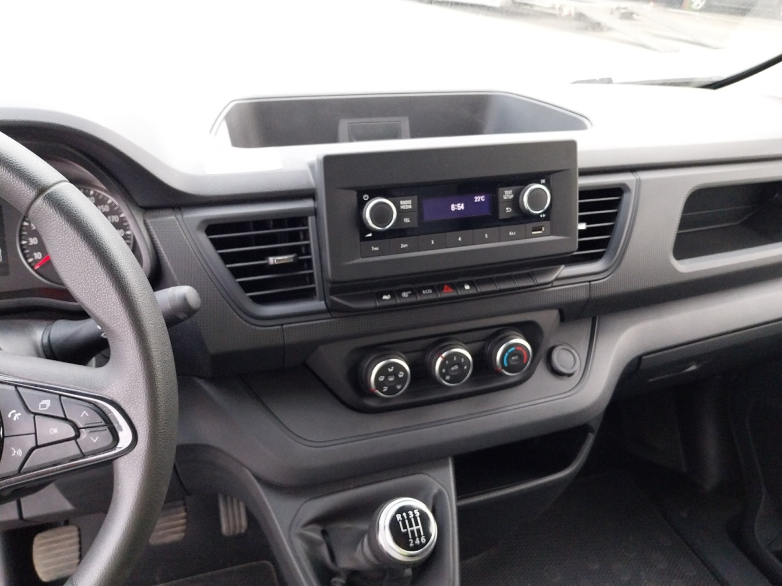 Vente en ligne Renault Trafic 3 Fourgon TRAFIC FG BLUE DCI 130 L1H1 3T GSR2 au prix de 22 990 €