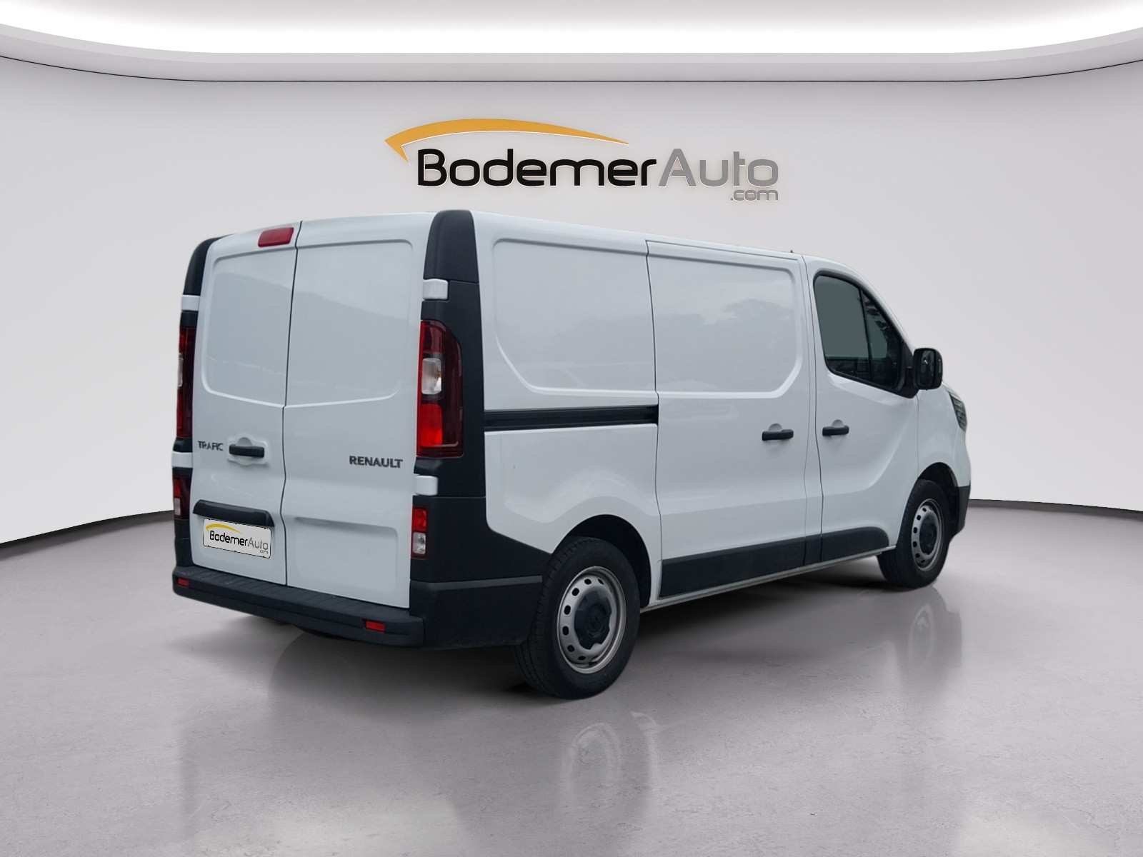 Vente en ligne Renault Trafic 3 Fourgon TRAFIC FG BLUE DCI 130 L1H1 3T GSR2 au prix de 22 990 €